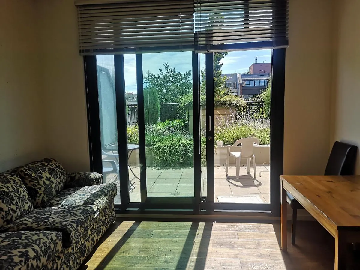 Downtown One Bedroom Apartment Kanada