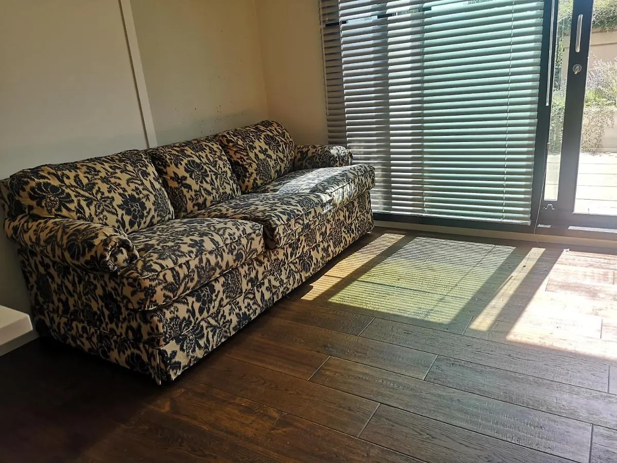 Downtown One Bedroom Apartment Kanada