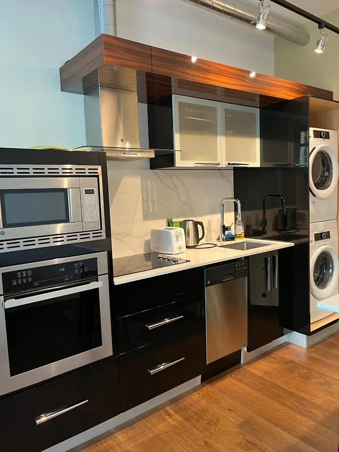 Downtown One Bedroom Apartment Kanada